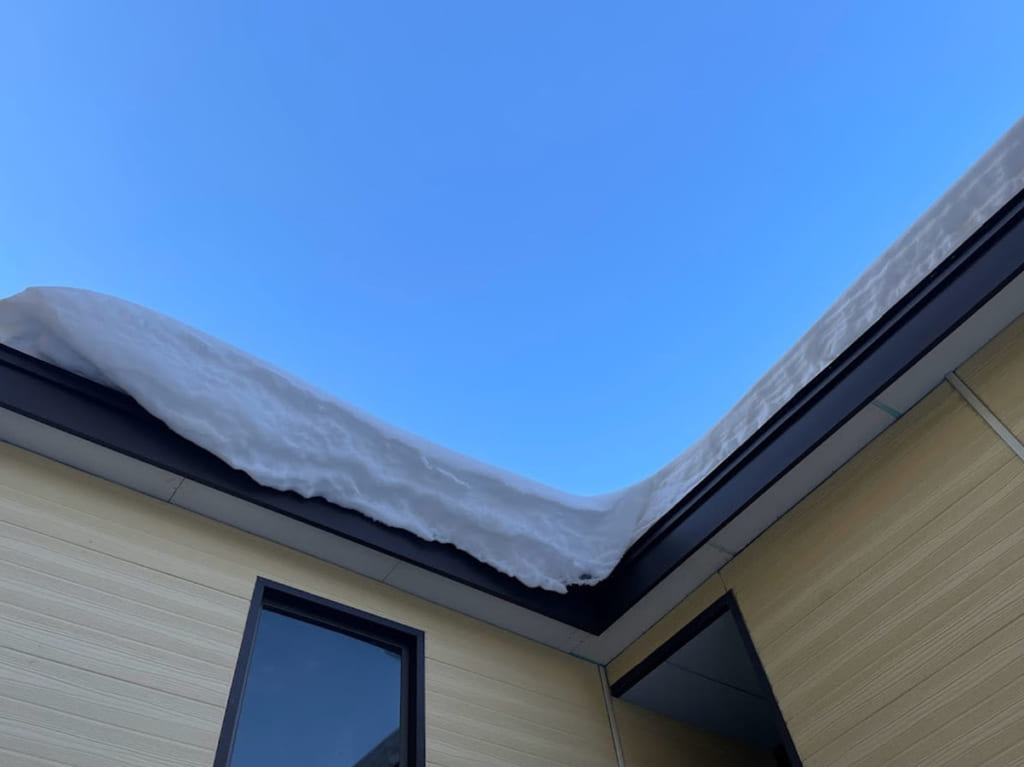 雪庇　屋根の雪　落雪　札幌