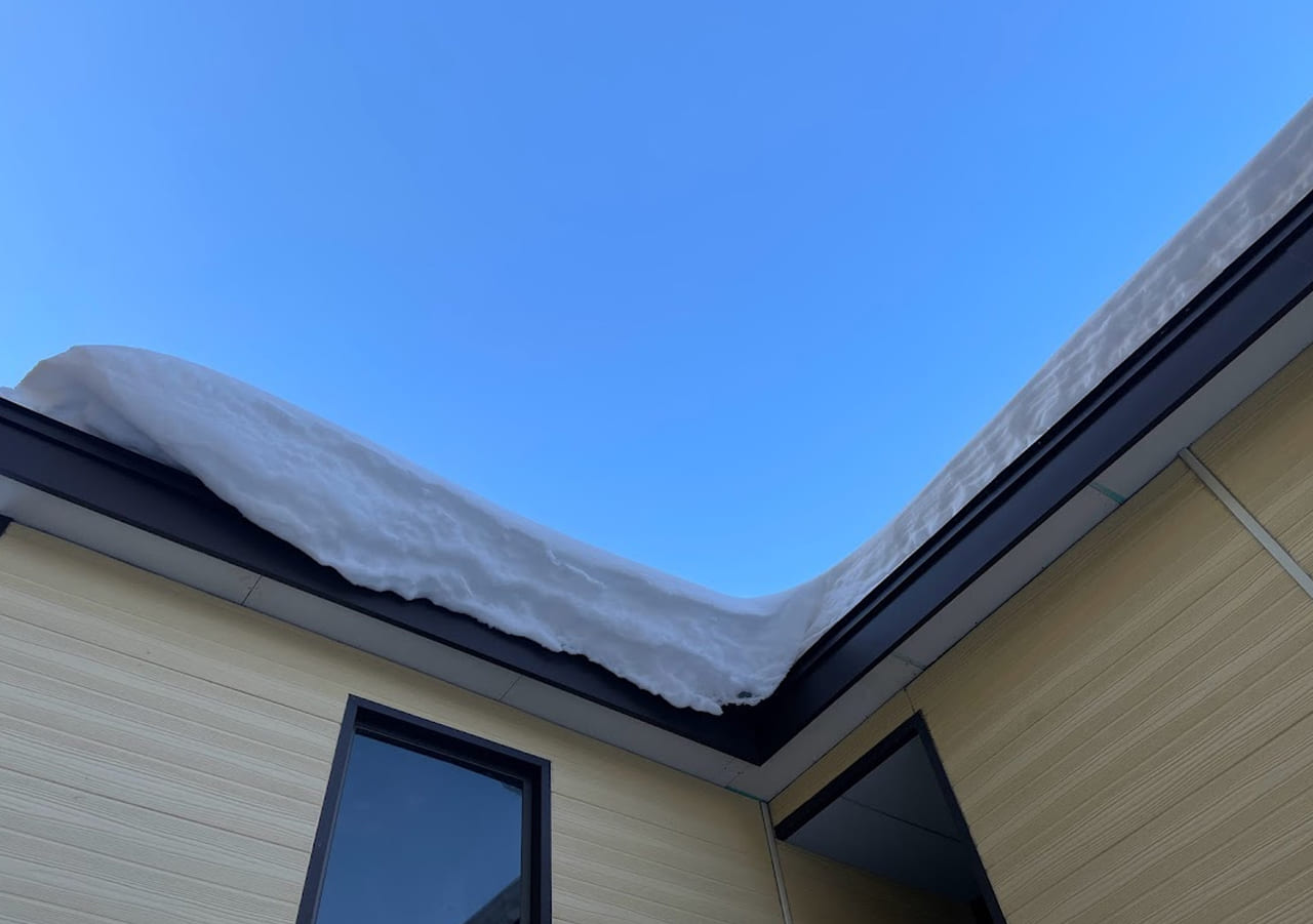 雪庇　屋根の雪　落雪　札幌