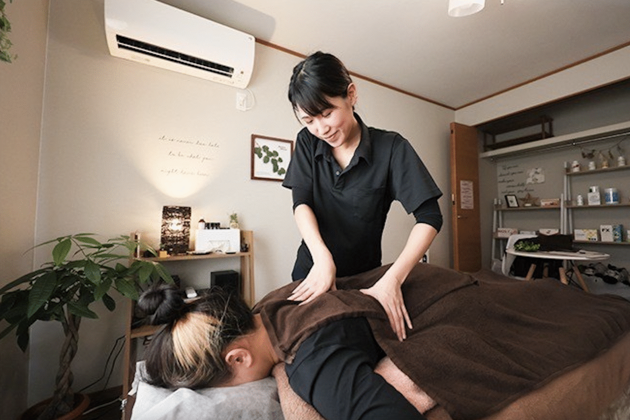 腸もみ専門サロン絢香